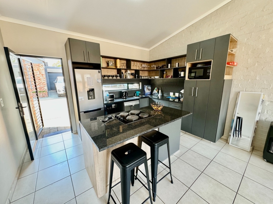 2 Bedroom Property for Sale in Van Der Hoff Park North West